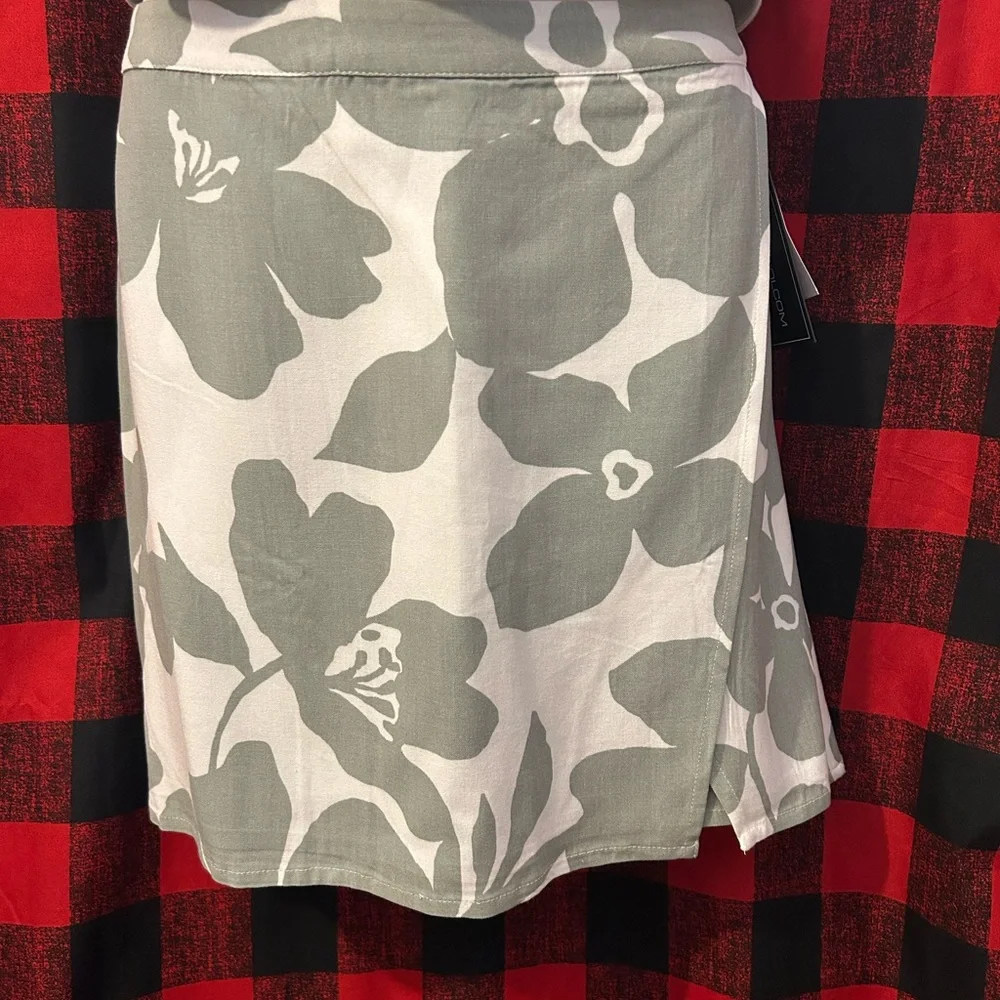 Volcom Floral Wrap Skirt - Picture 3 of 4
